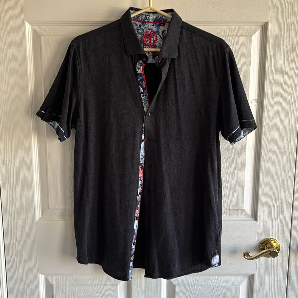 Au Noir 100% mercerized cotton short sleeved stretchy shirt. Size 3/M.